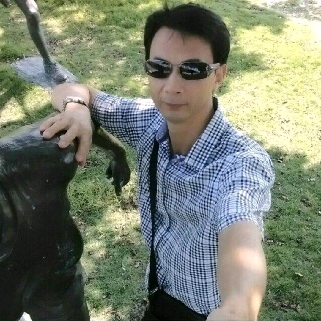 张军.