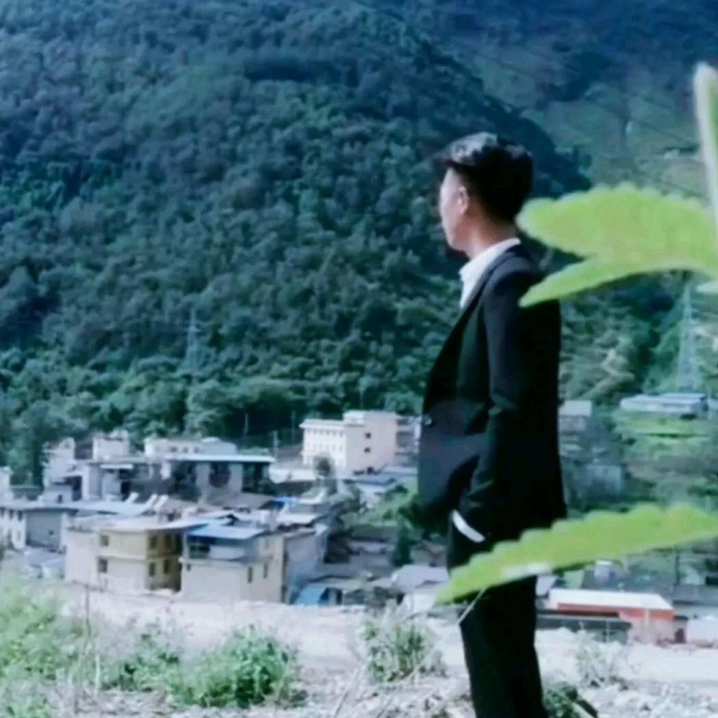 彝族男神