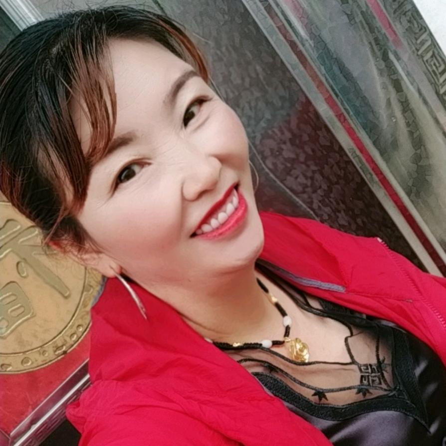 飘扬巜大山阳五妹》专做发粑糯米糍粑卖