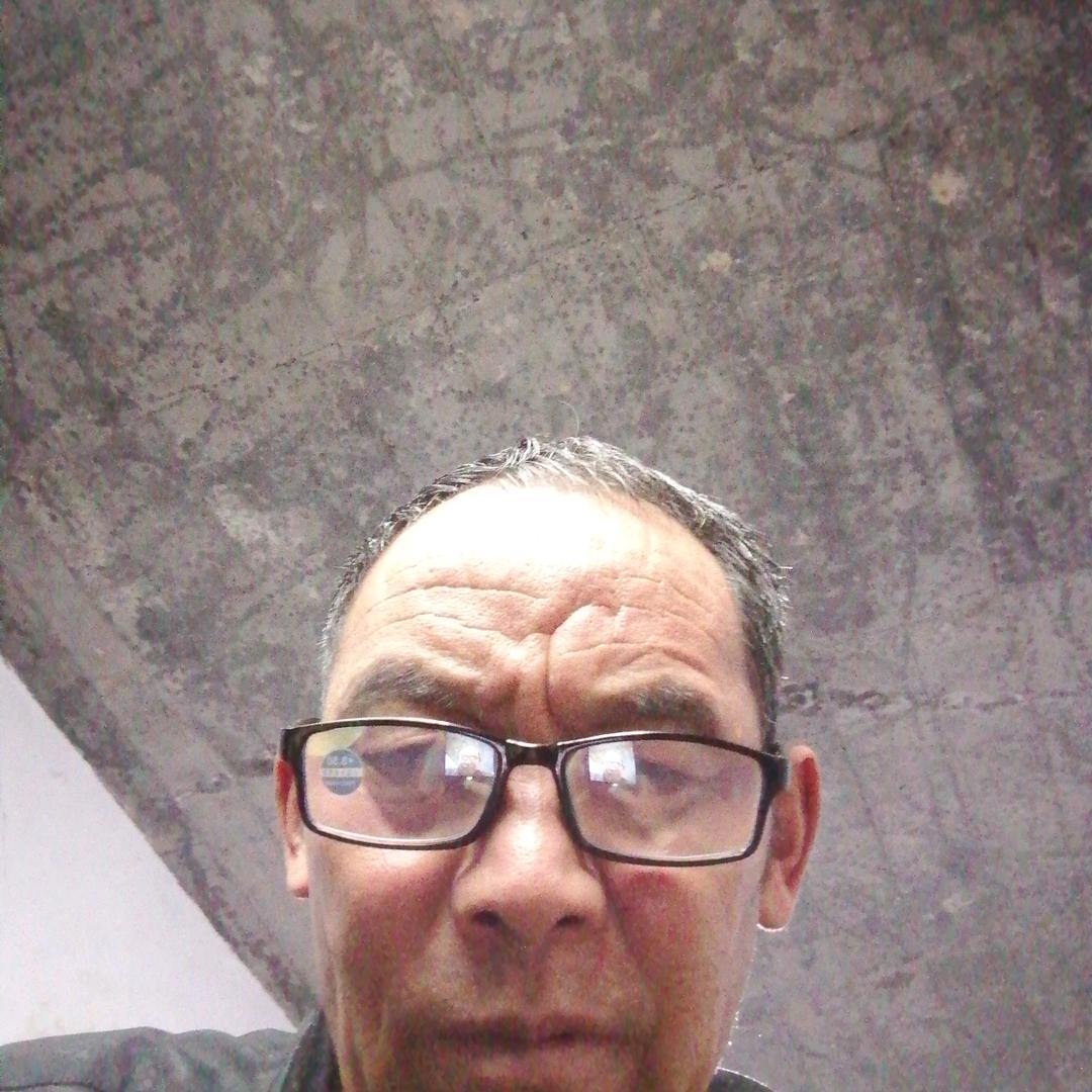 京辉，家在良村