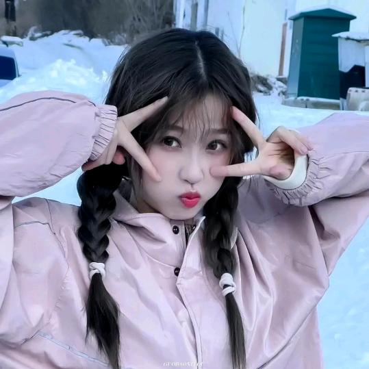 可爱女孩❤🍀🍀🌸