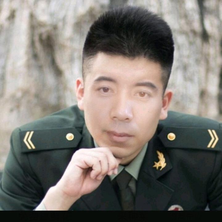 落叶红秋