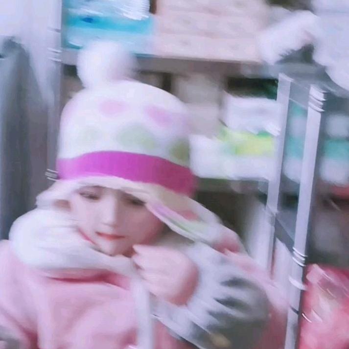 我长得又丑又矮。