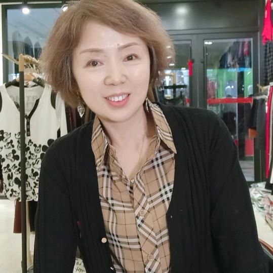 草莓妈妈爱唱戏