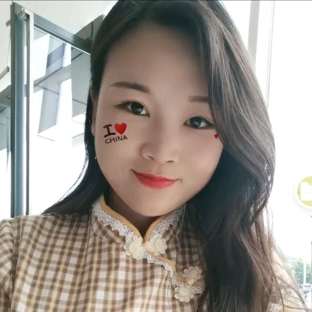 张伟女士