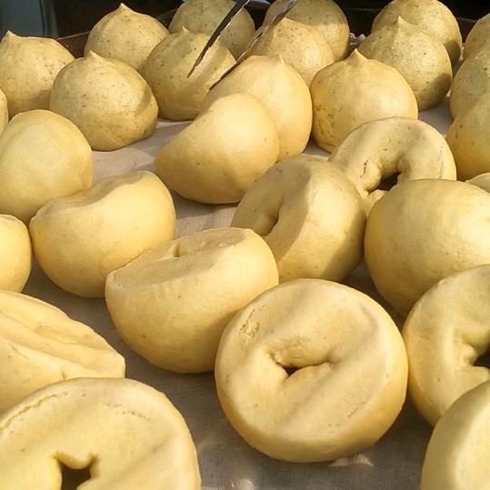 临邑县德平镇闫家正宗小米窝头熏鸡批发零售