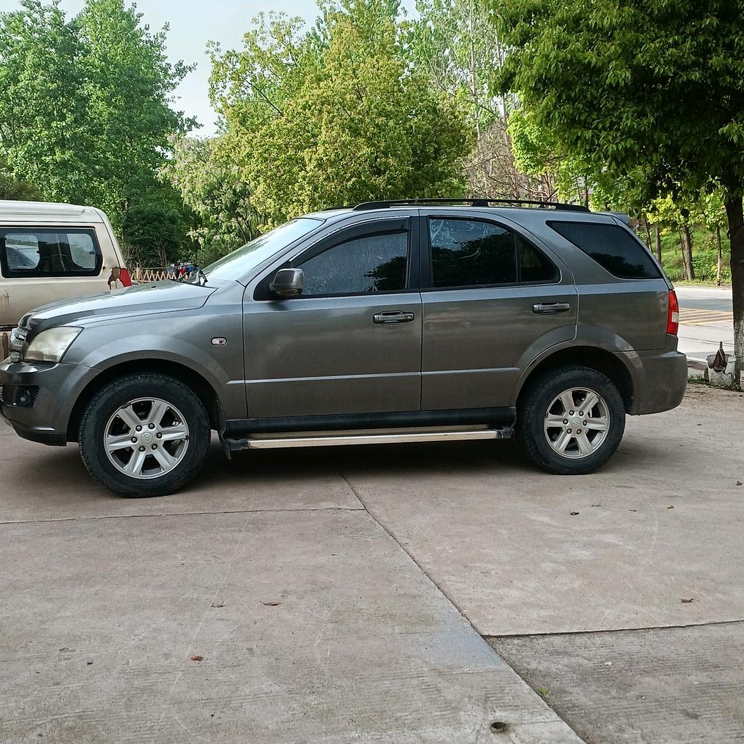 一本正经的老实人