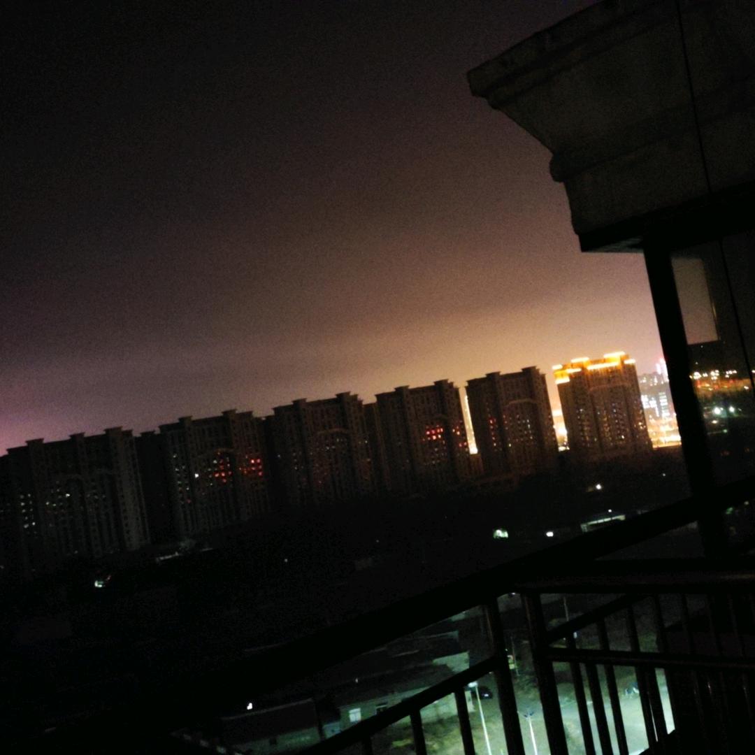 🌈微白世界
