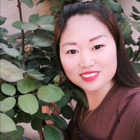 80后养鸭的小姐姐