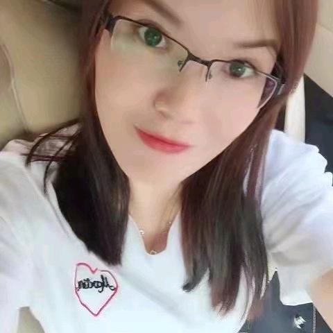 爱笑的傻丫头