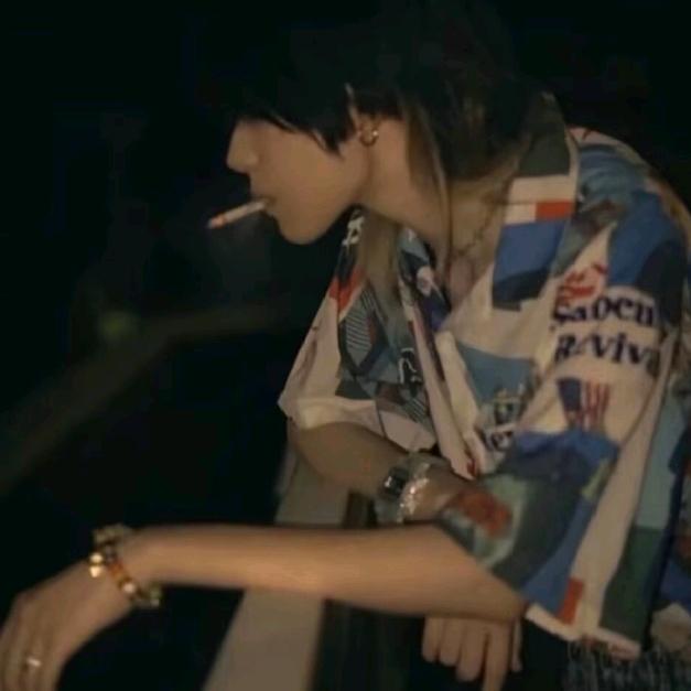 被自己摔晕在厕所