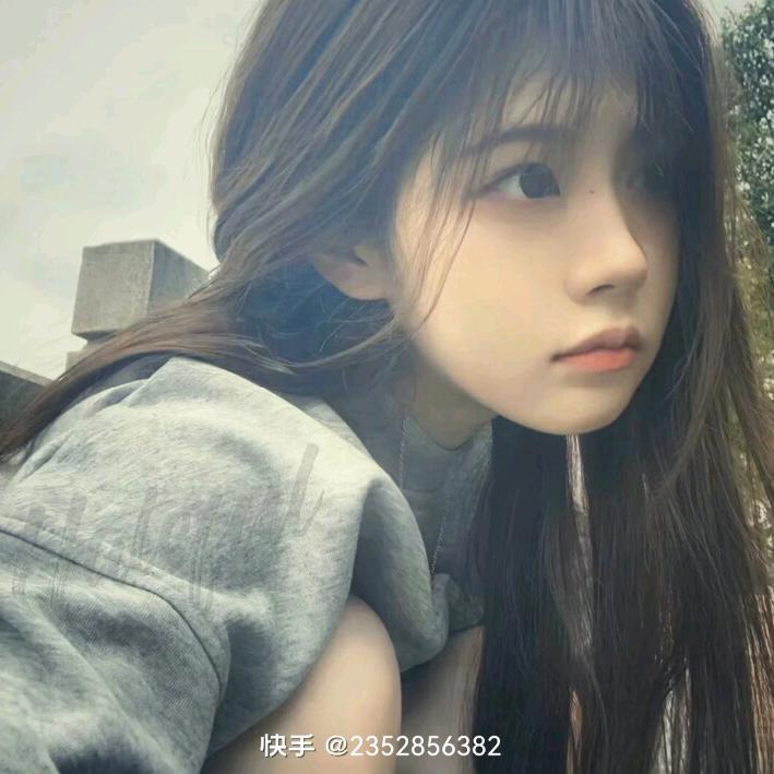 @别捏我脸