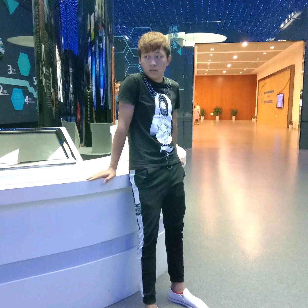 小龙，