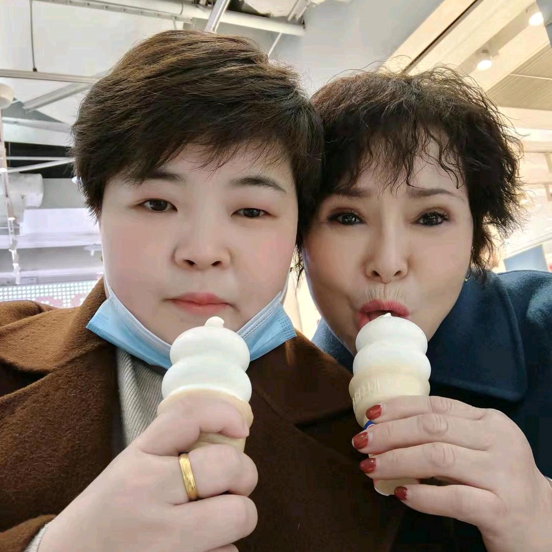 老农民(拒私聊阳光的女人。