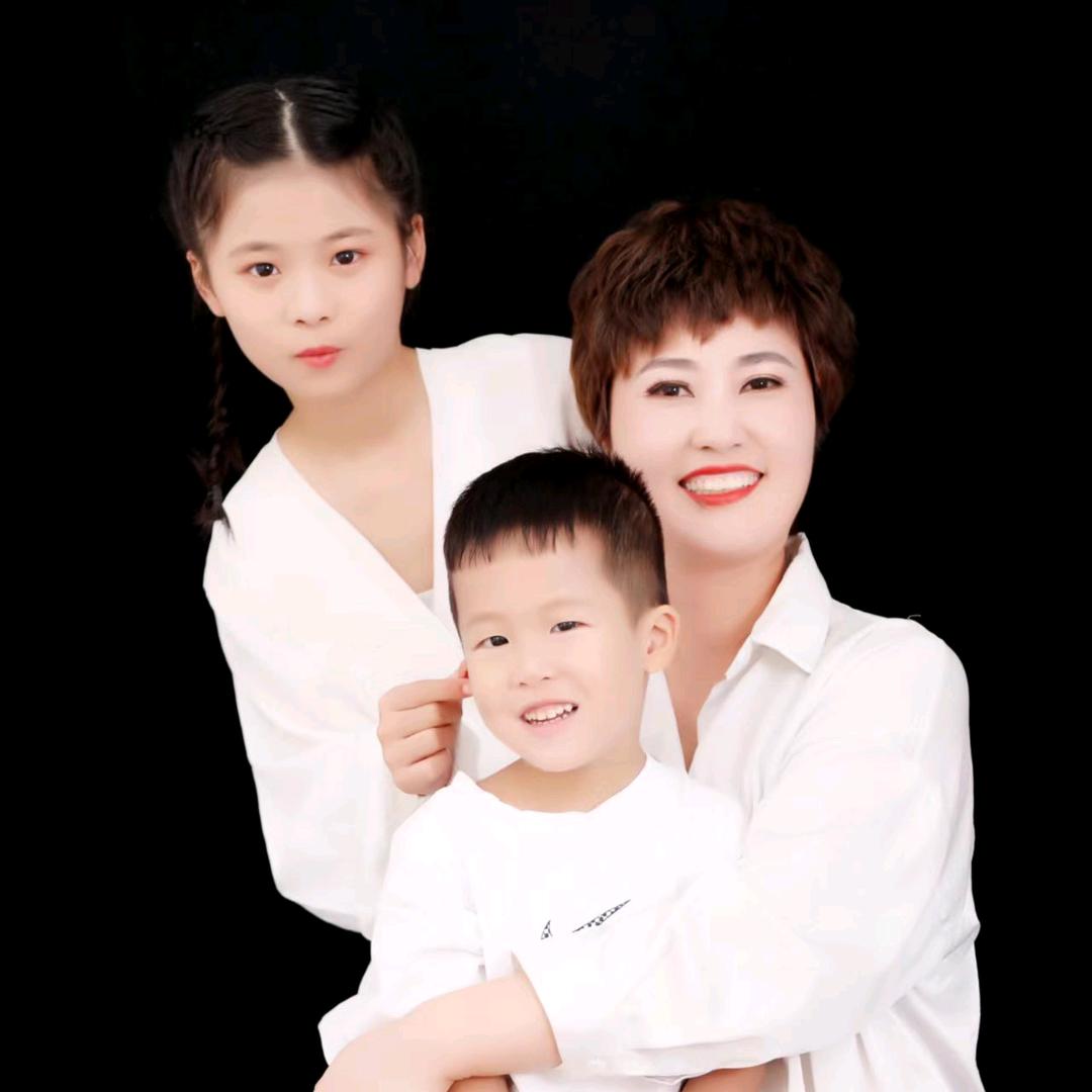 英妞妞