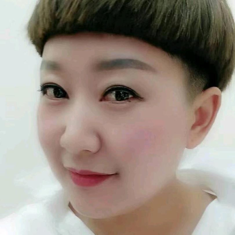 安丰《佳人衣柜》蘑菇头服饰