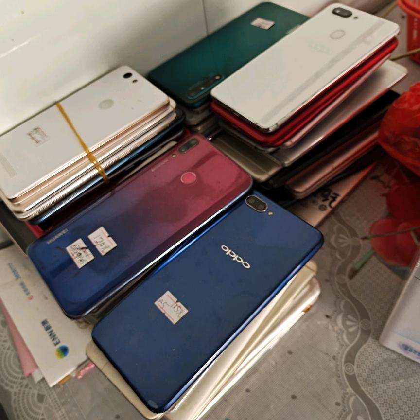 高价回收旧手机，剪辨子