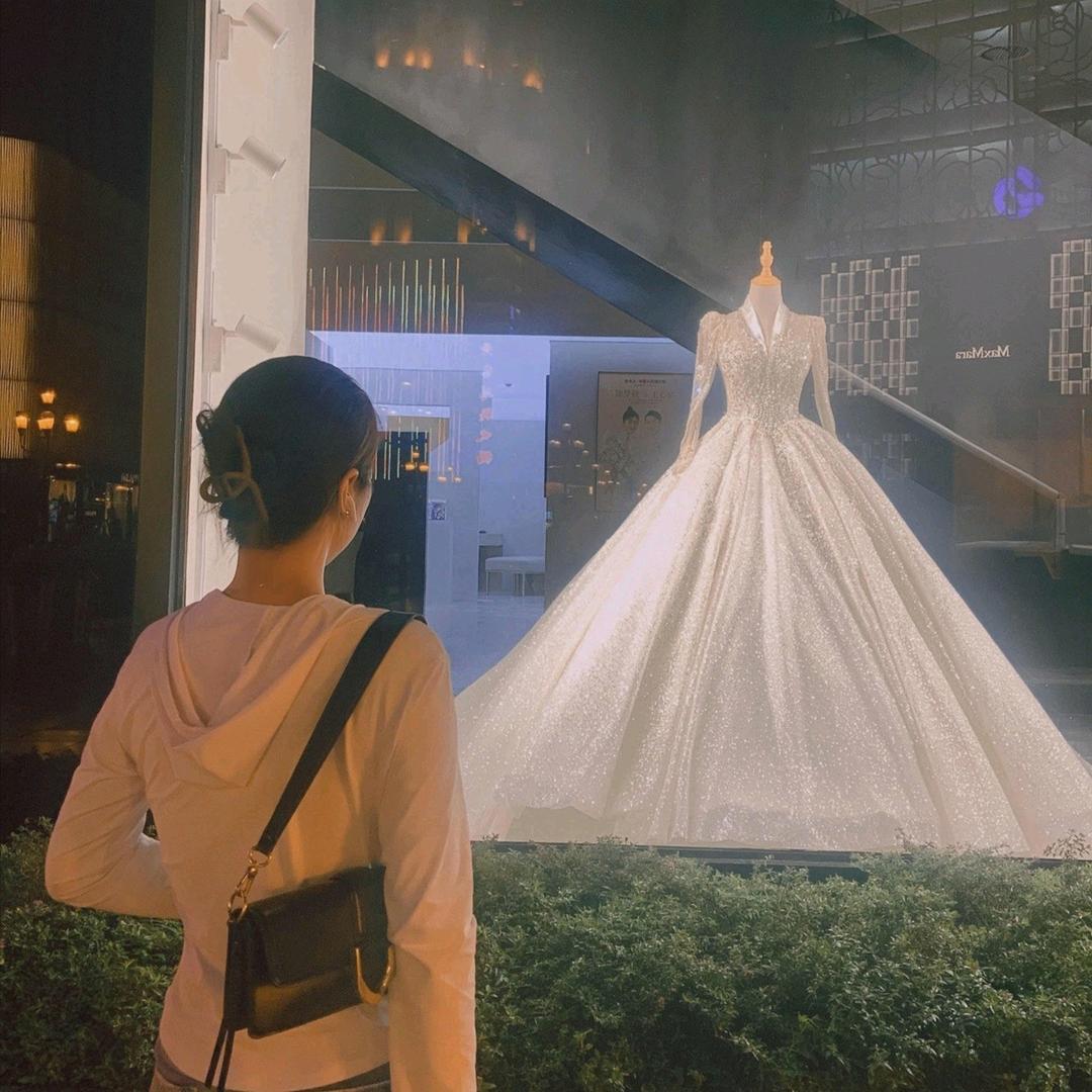 卖擀面皮的小杨_💫