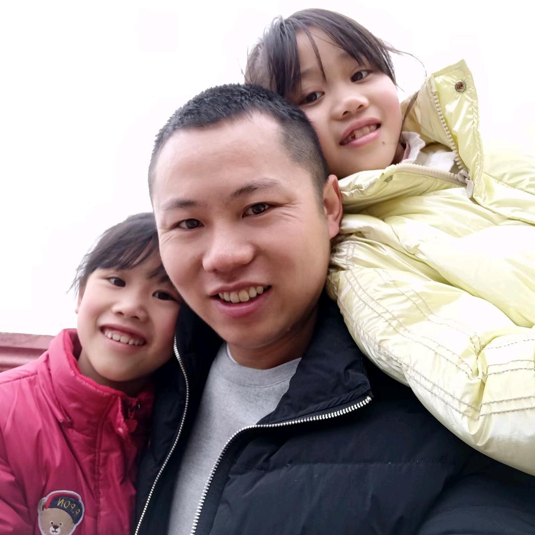 兴国县明德小学斜对面宝源时装厂