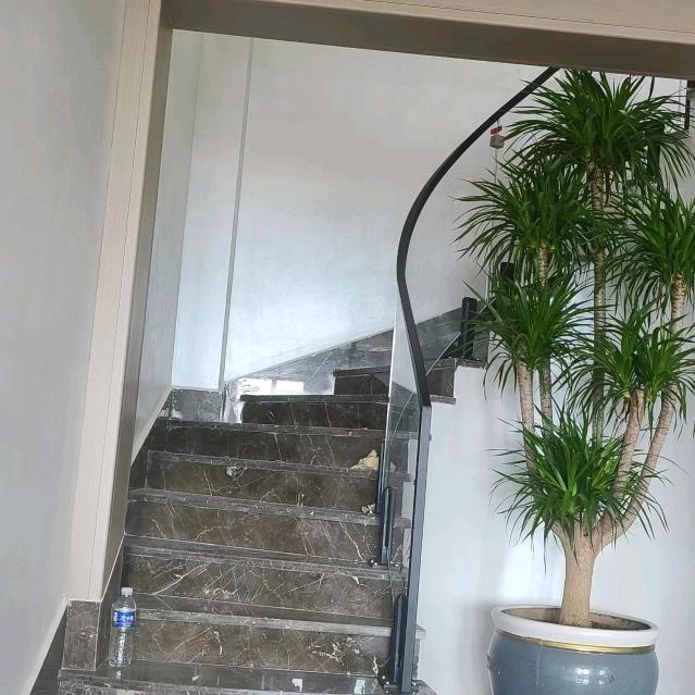 口袋里都是螺丝