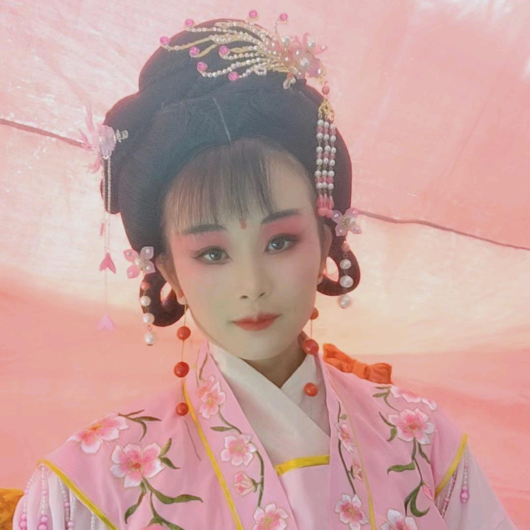 洞口双双