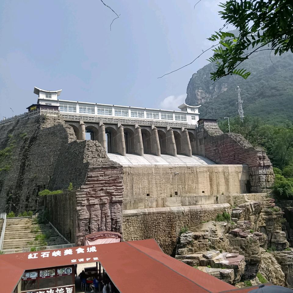 AAA吴雷制衣常年招聘熟练缝纫工