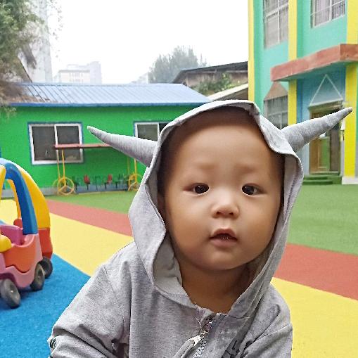 _没有背景丶只有背影