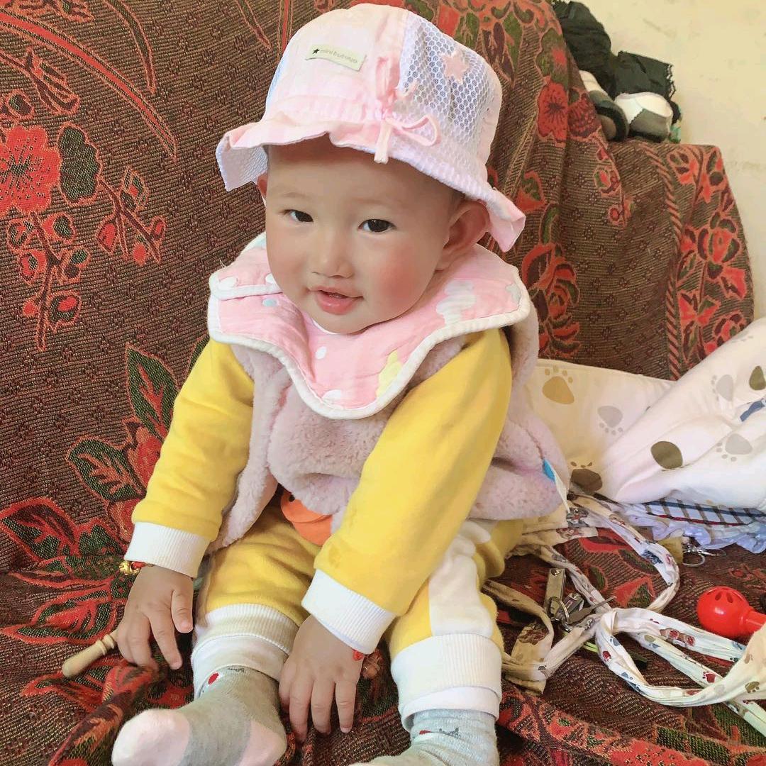 我 （盯）上妮了