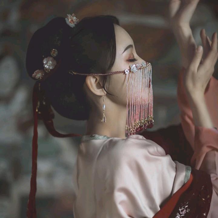 薇薇$一笑