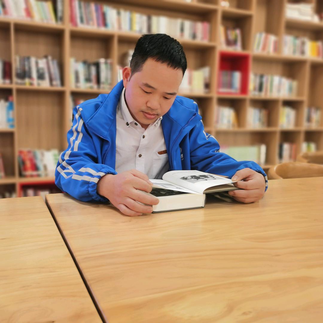 快递小周食品店