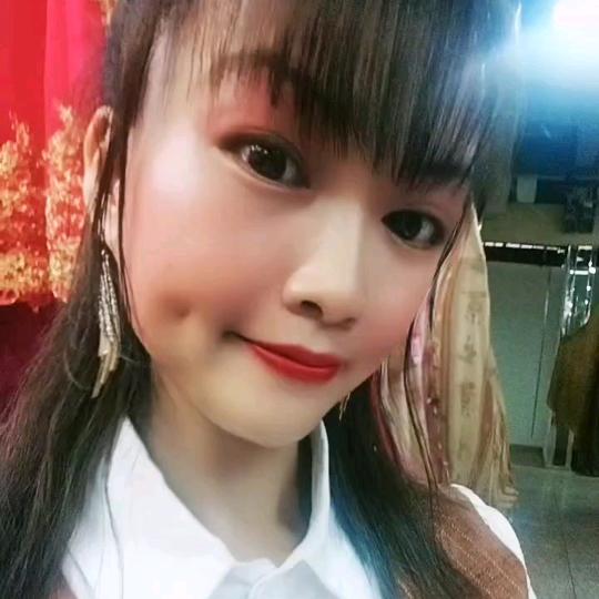 甜甜小酒窝