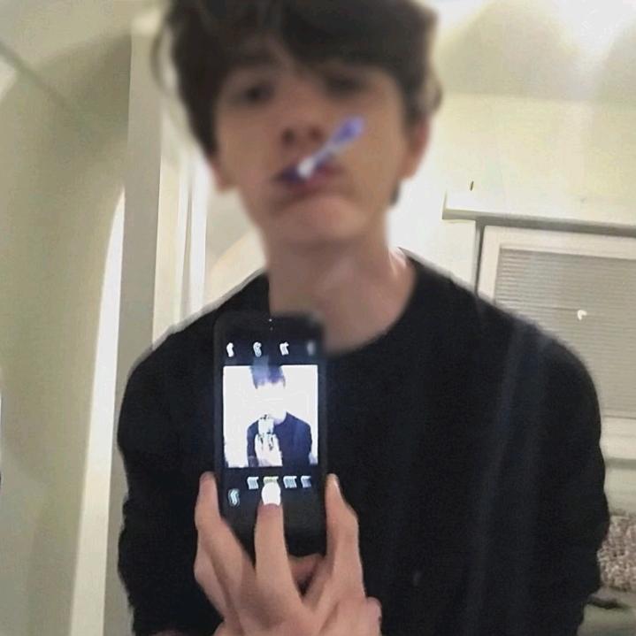 一杯忧郁的冰咖啡