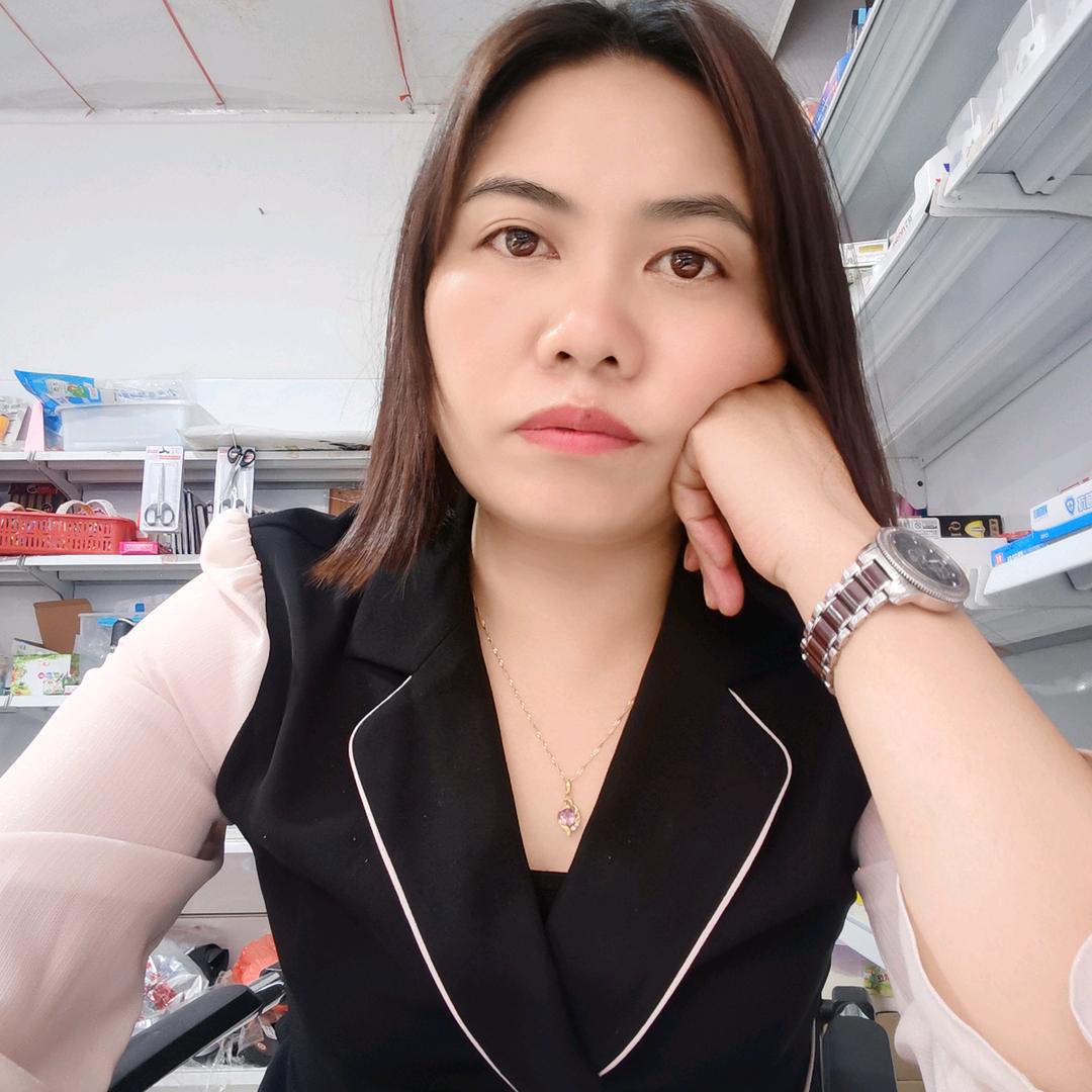 万达汇鑫购物超市。