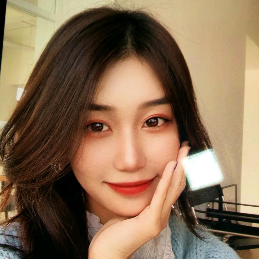 一口蛋黄酥(ノ๑`ȏ´๑)ノ︵⌨