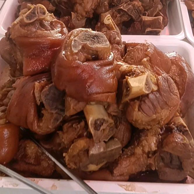 阿拉尔市德哥潘夫人饭店
