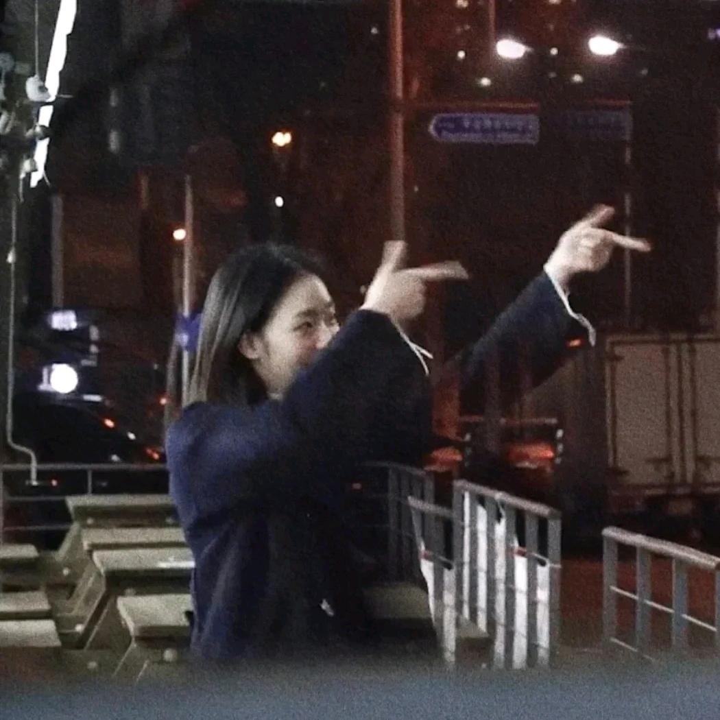 玛卡巴卡炫酷小推车里的小可怜