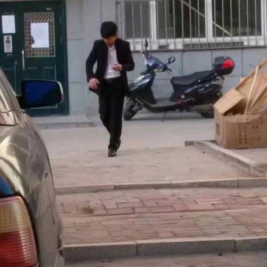 这个陶叔有点年轻😄