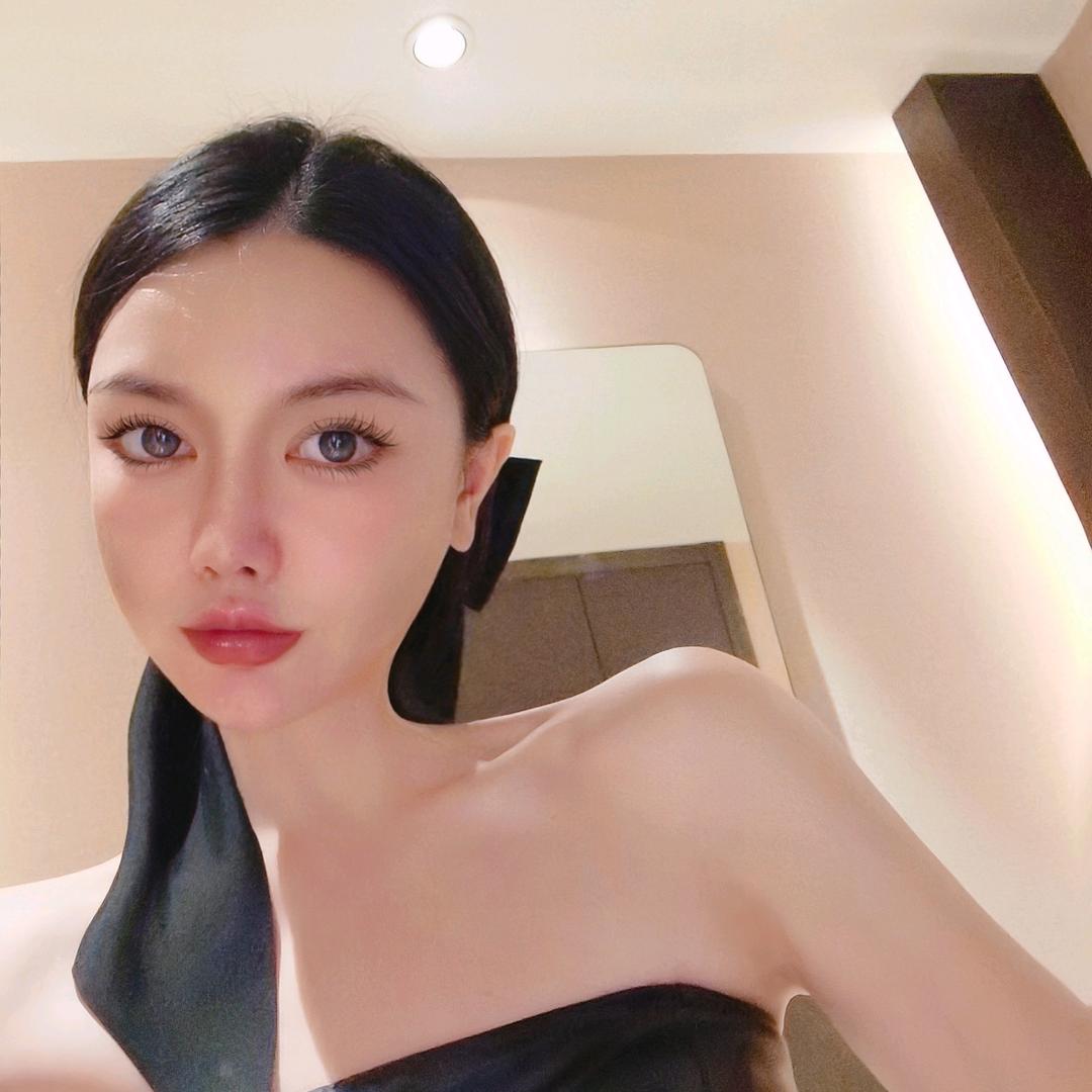 顏小姐·