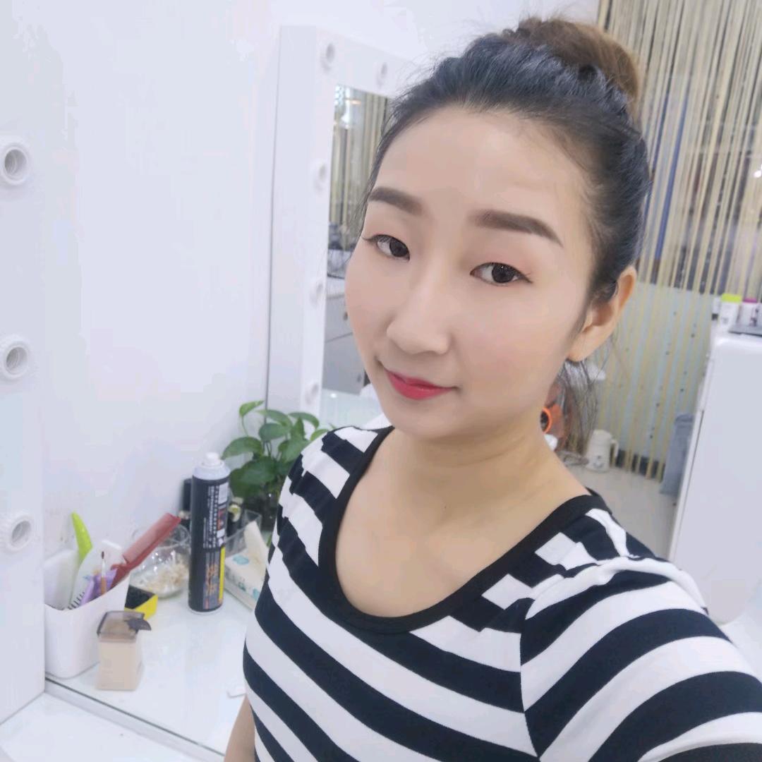 房产经纪人秀秀