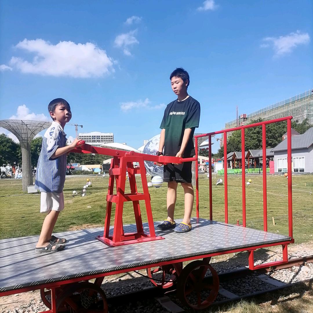 美途(｡･ω･｡)ﾉ♡鑫辉