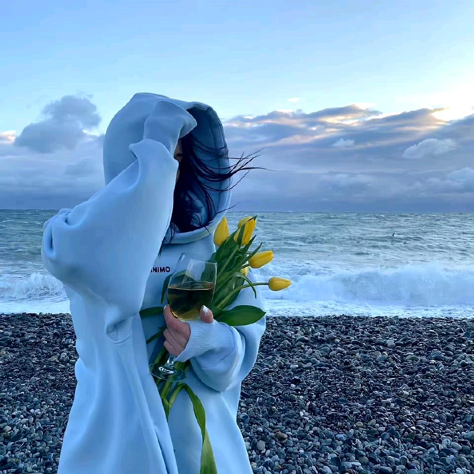 海的那边是我