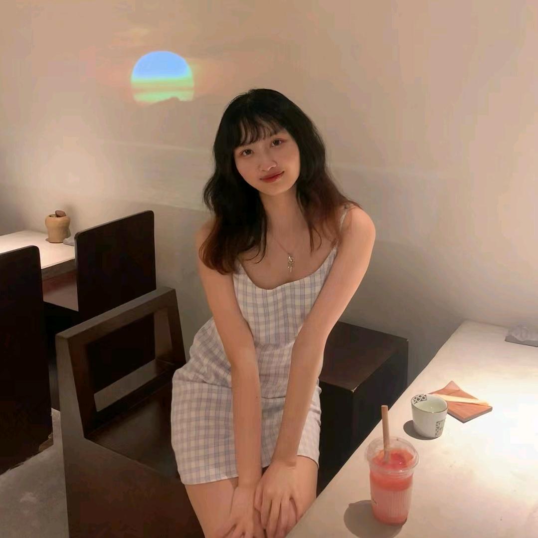 一口两个小笼包