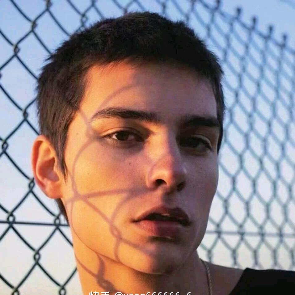 深情的龙龙耶✌