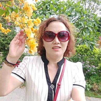 沃尔丰农资 小云（商品在橱窗里）