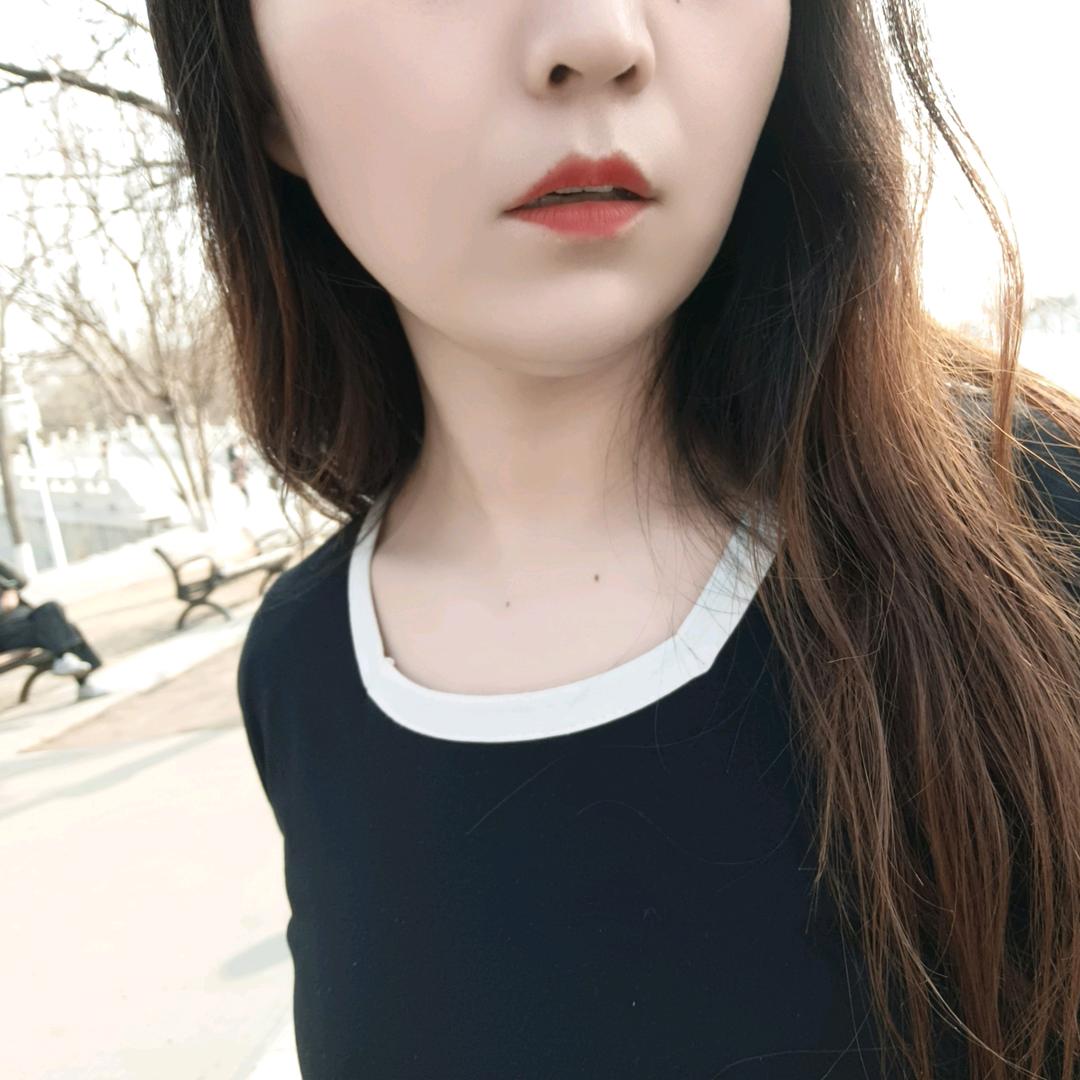 在海兴卖珠宝的陕西女孩