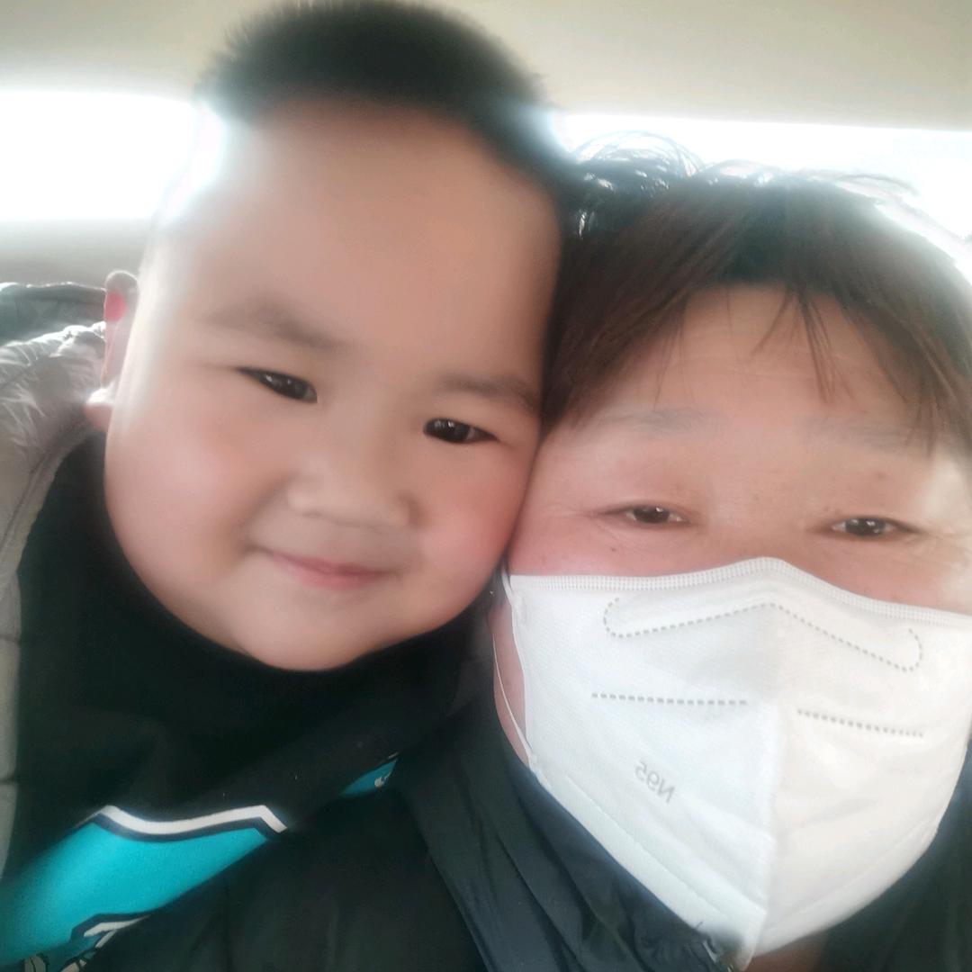 凯文姥姥晓彤的妈