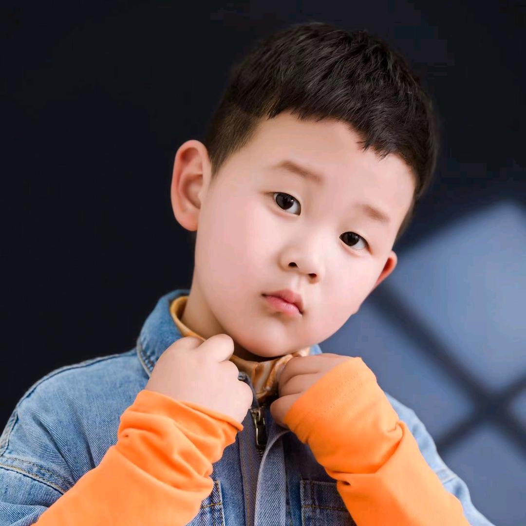 泰兴美之源门业，楼梯