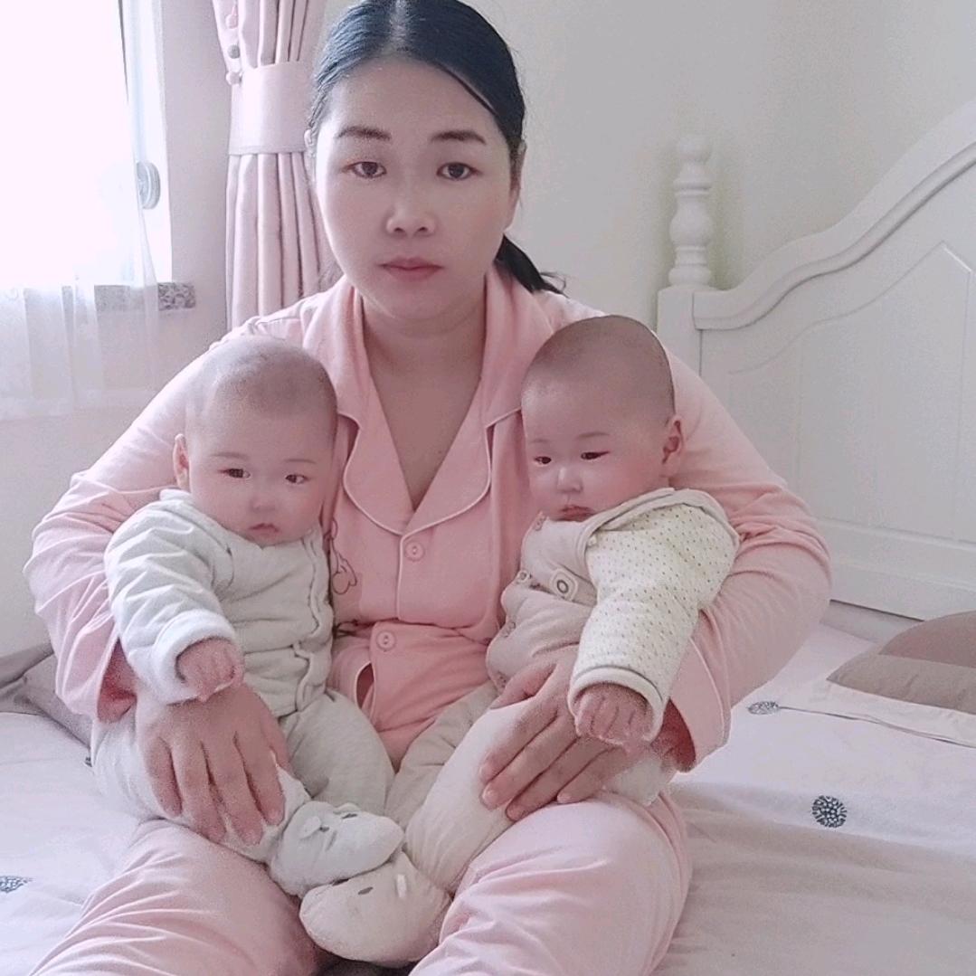 彤彤琦琦和妈妈