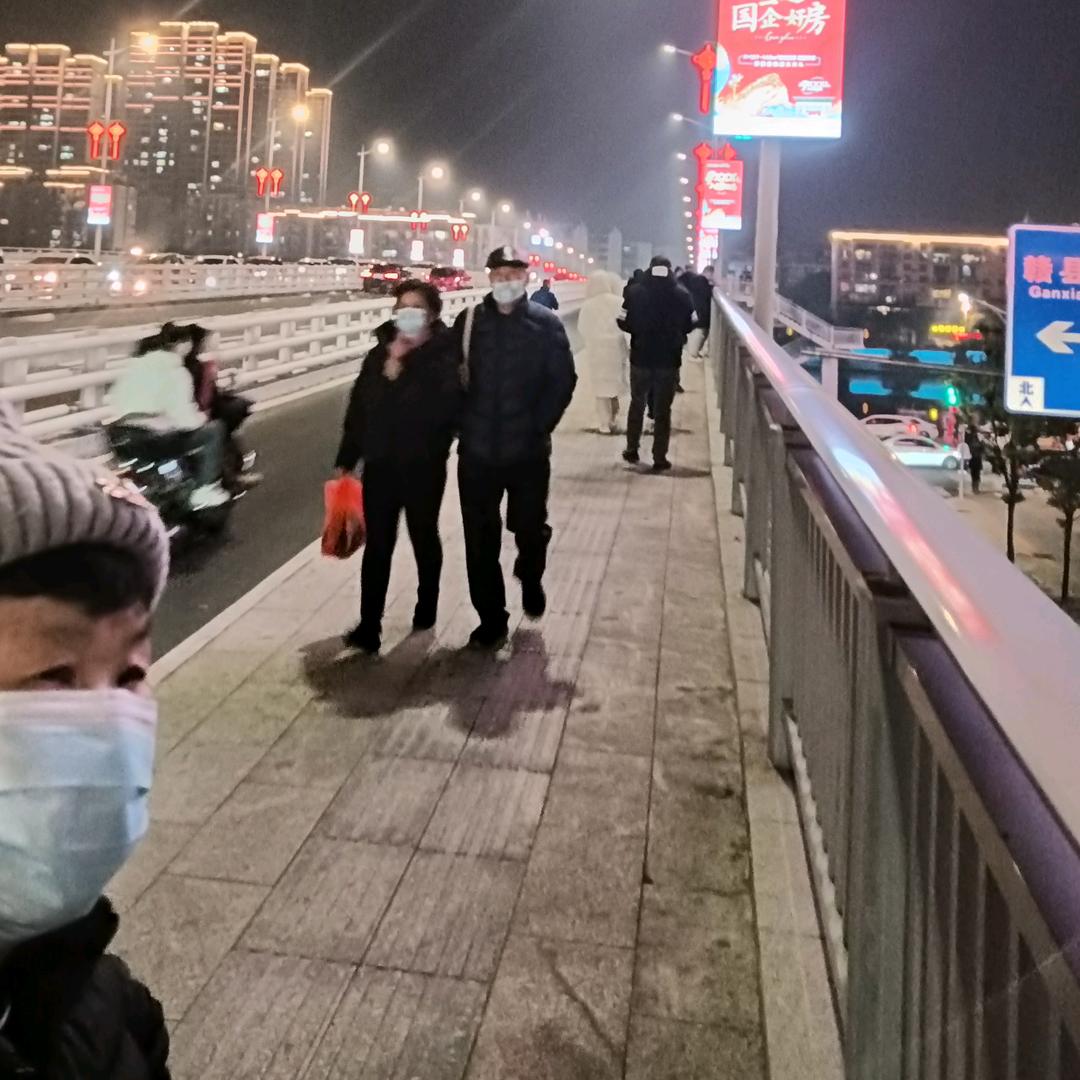 竹杖笀鞋轻胜马