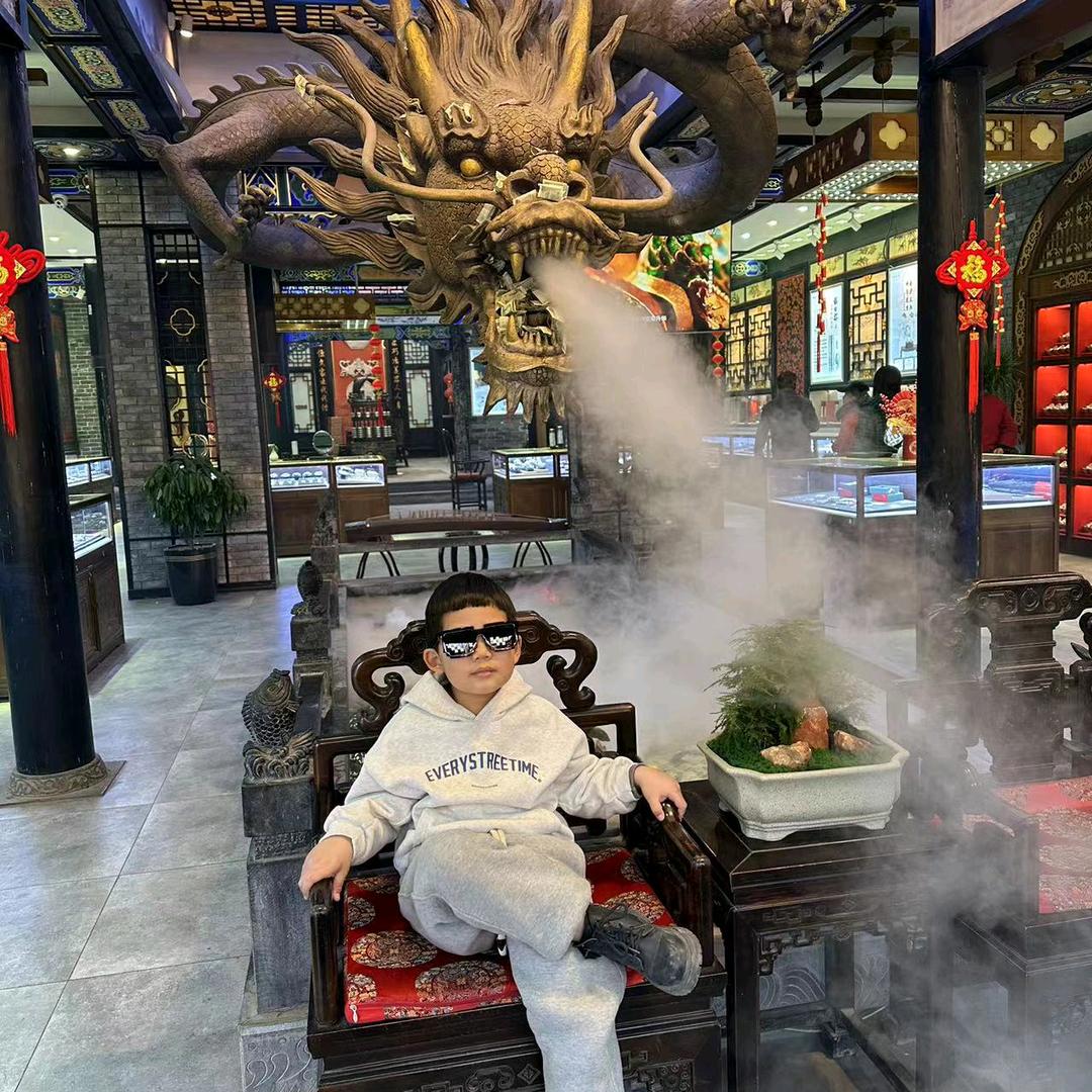 要么出众，要么出局。